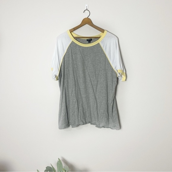 [Torrid] Women's Gray, White & Yellow Short Sleeve Baseball Style T-shirt - Picture 1 of 5